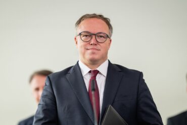 Thüringens Ministerpräsident Mario Voigt (CDU) dringt auf eine programmatische Neuaufstellung seiner Partei nach drei Wahlniederlagen bei Landtagswahlen. (Archivbild)