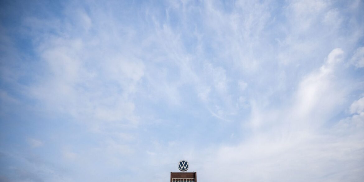 Bei VW ist die Entscheidung über ein Sparpaket gefallen. (Archivbild)