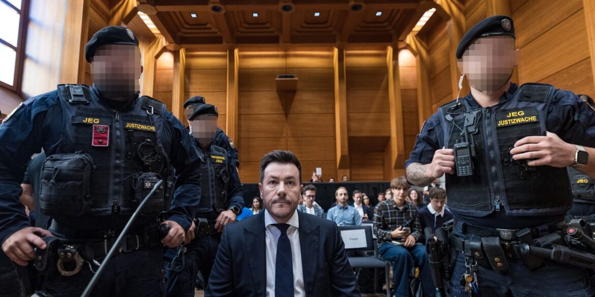 Der Investor René Benko ist wegen Schädigung seiner Gläubiger zu zweieinhalb Jahren Haft verurteilt worden