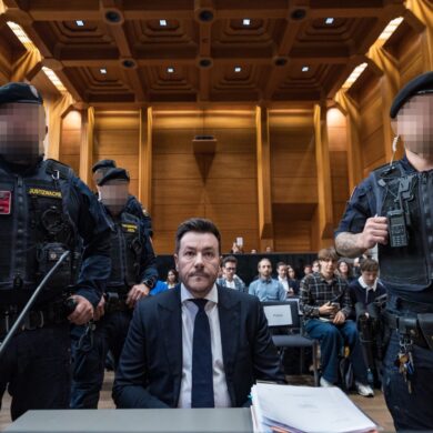 Der Investor René Benko ist wegen Schädigung seiner Gläubiger zu zweieinhalb Jahren Haft verurteilt worden