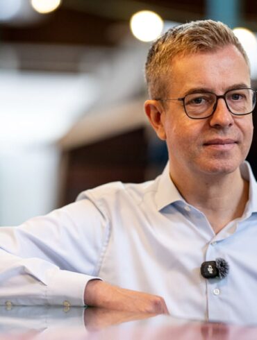 CDU-Spitzenkandidat Stefan Evers will das Rote Rathaus für seine Partei verteidigen. (Archivbild)