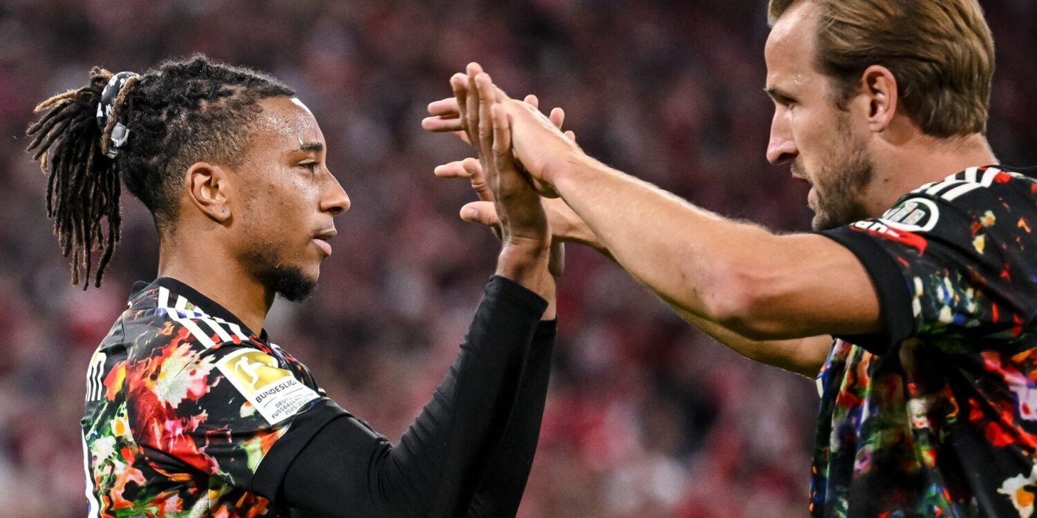 Das Münchner Fünf-Tore-Duo: Michael Olise (l) und Harry Kane feiern sich.