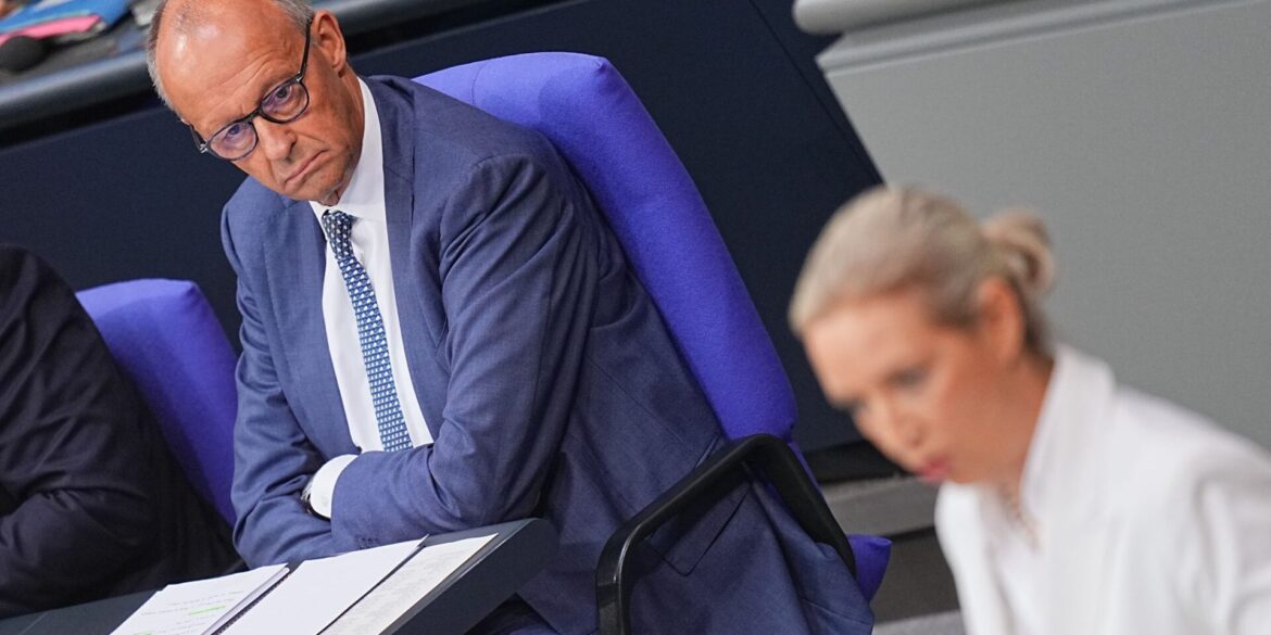 AfD-Chefin Alice Weidel sieht die schwarz-rote Koalition mit Kanzler Friedrich Merz am Ende. In der Generaldebatte im Bundestag in der vergangenen Woche kam es zum Schlagabtausch. (Archivbild)