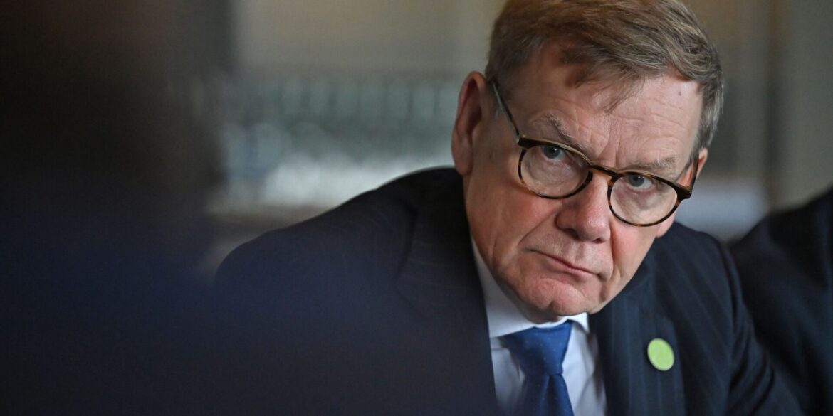 Außenminister Johann Wadephul (CDU) äußert sich am Rande des informellen EU-Außenministertreffens im irischen Wicklow vor Journalisten.
