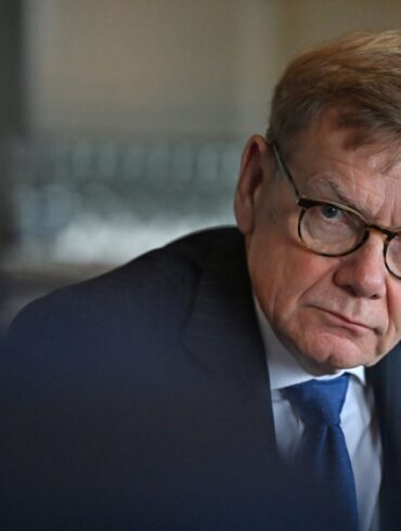 Außenminister Johann Wadephul (CDU) äußert sich am Rande des informellen EU-Außenministertreffens im irischen Wicklow vor Journalisten.