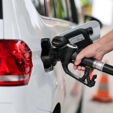 Autofahrer sollen vom Tankrabatt profitieren. (Symbolbild)