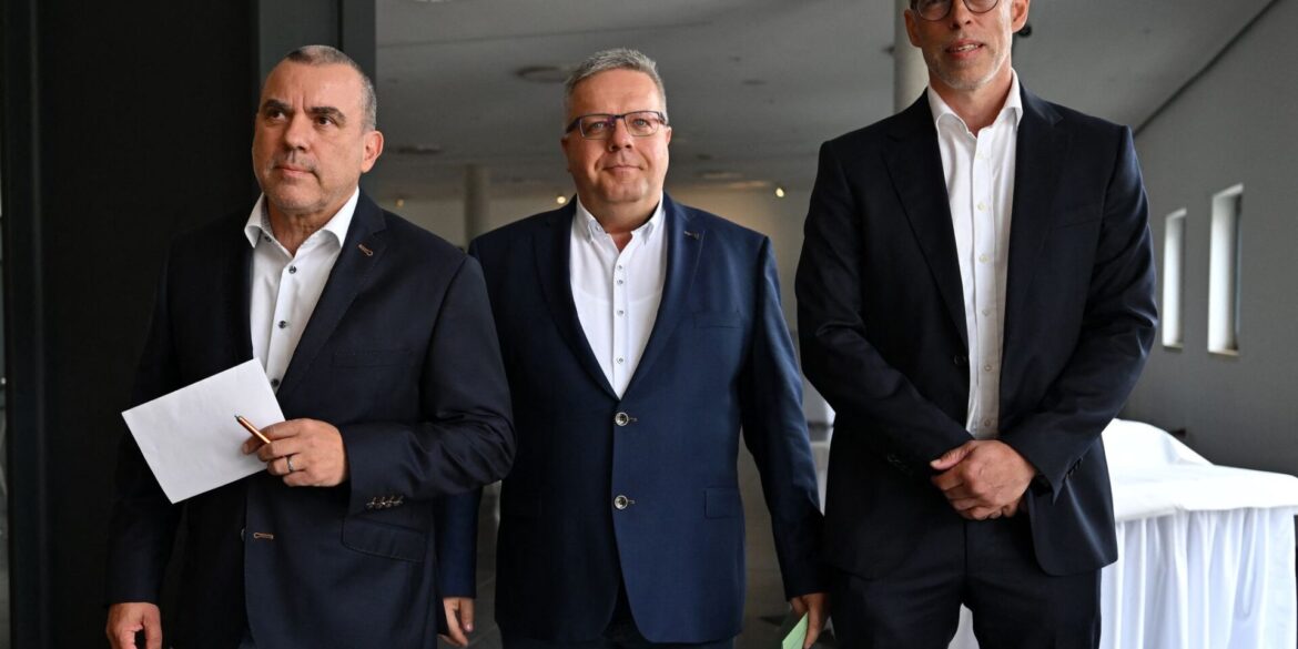 Die drei Abgeordneten Stefan Wogawa, Dirk Hoffmeister und Roberto Kobelt haben nach eigenen Angaben eine neue Partei gegründet.
