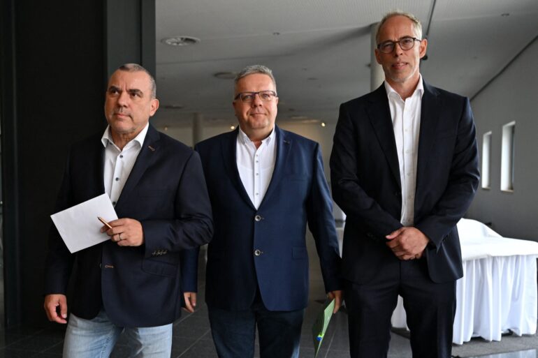 Die drei Abgeordneten Stefan Wogawa, Dirk Hoffmeister und Roberto Kobelt haben nach eigenen Angaben eine neue Partei gegründet.