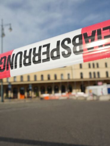 Wegen eines Bombenalarms wurde der Augsburger Hauptbahnhof zeitweise abgesperrt.