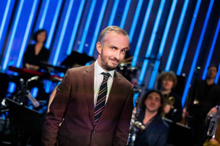 Nach mehr als sechs Jahren hört der Satiriker Jan Böhmermann zum Jahresende mit seiner Show «ZDF Magazin Royale» auf. (Archivbild)