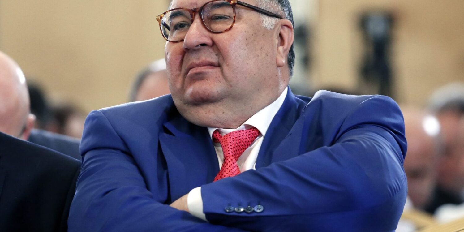 Der Oligarch Alischer Usmanow ist in Europa als langjähriger Präsident des Fecht-Weltverbandes FIE und als früherer Anteilseigner des englischen Fußballclubs FC Arsenal bekannt. (Archivbild)