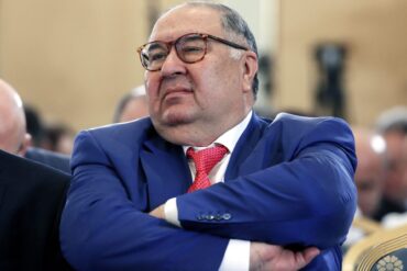 Der Oligarch Alischer Usmanow ist in Europa als langjähriger Präsident des Fecht-Weltverbandes FIE und als früherer Anteilseigner des englischen Fußballclubs FC Arsenal bekannt. (Archivbild)