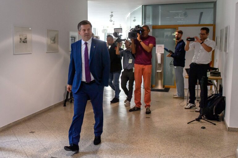Ministerpräsident Schulze: Dürfte er auch Fraktionschef sein?