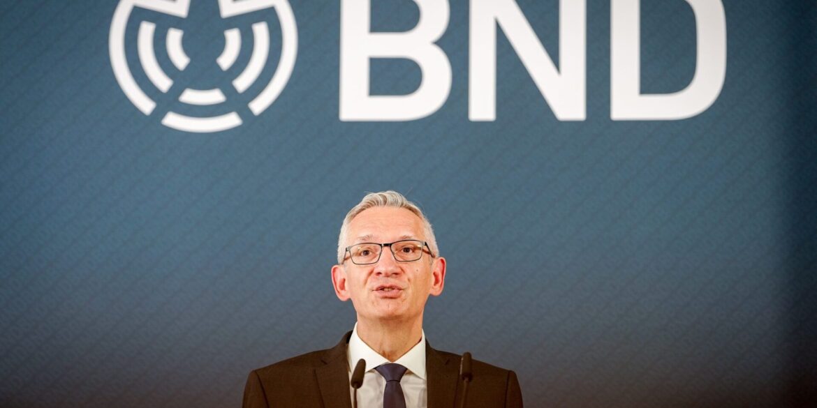 BND-Präsident Jäger sagt, die deutsche Öffentlichkeit müsse verstehen, «dass scheinbar zusammenhanglose hybride Aktivitäten strategisch miteinander verbundene feindselige Handlungen sind». (Archivfoto)