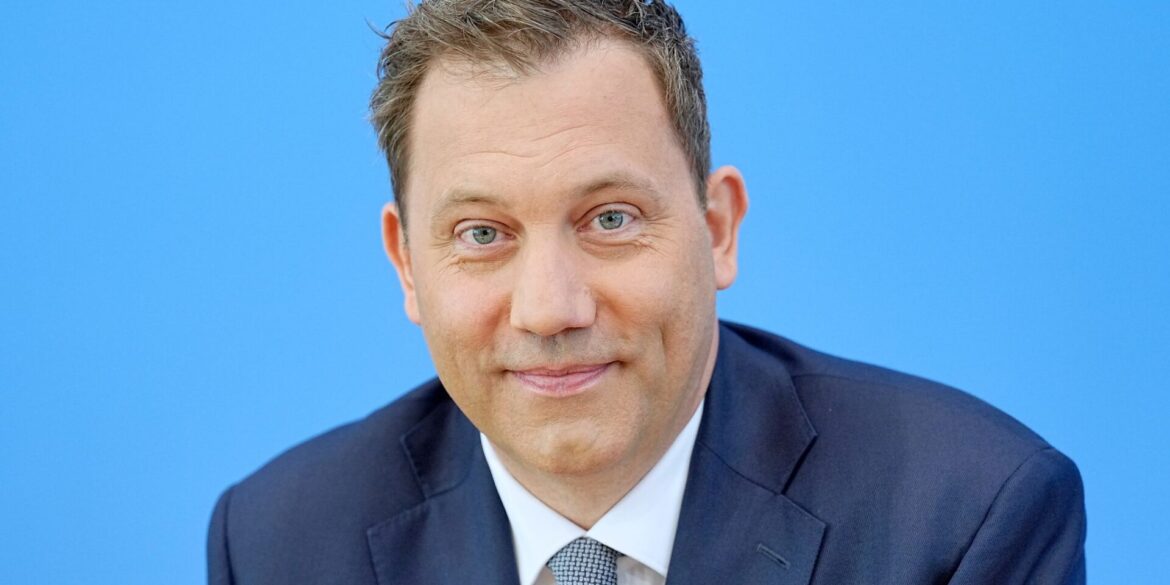 Klingbeils Reform soll vor allem kleine und mittlere Einkommen entlasten. (Archivbild)