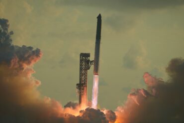 Das Raketensystem «Starship» von SpaceX startet von Starbase in Texas zu einem Testflug