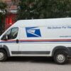 Der Postdienstleister spielt eine wichtige Rolle bei den Trump-Plänen für verschärfte Briefwahlregeln. (Archivbild)