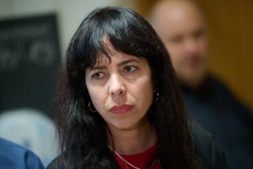 Elif Eralp will für die Linke in das Rote Rathaus in Berlin einziehen. (Archivbild)