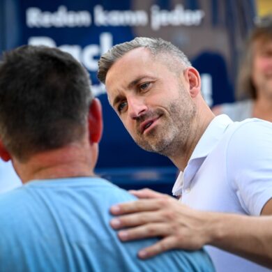 Egal, wo Ulrich Siegmund (AfD) im Wahlkampf hinkam – Hunderte Menschen wollten bei den Terminen ein Foto mit dem AfD-Politiker machen. (Archivbild)