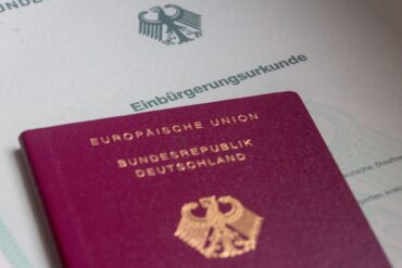 In Deutschland gibt es die Anspruchseinbürgerung und die Ermessenseinbürgerung. (Symbolbild)