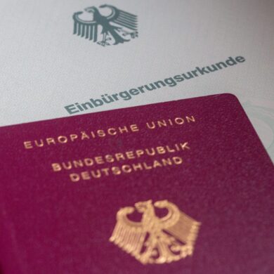 In Deutschland gibt es die Anspruchseinbürgerung und die Ermessenseinbürgerung. (Symbolbild)