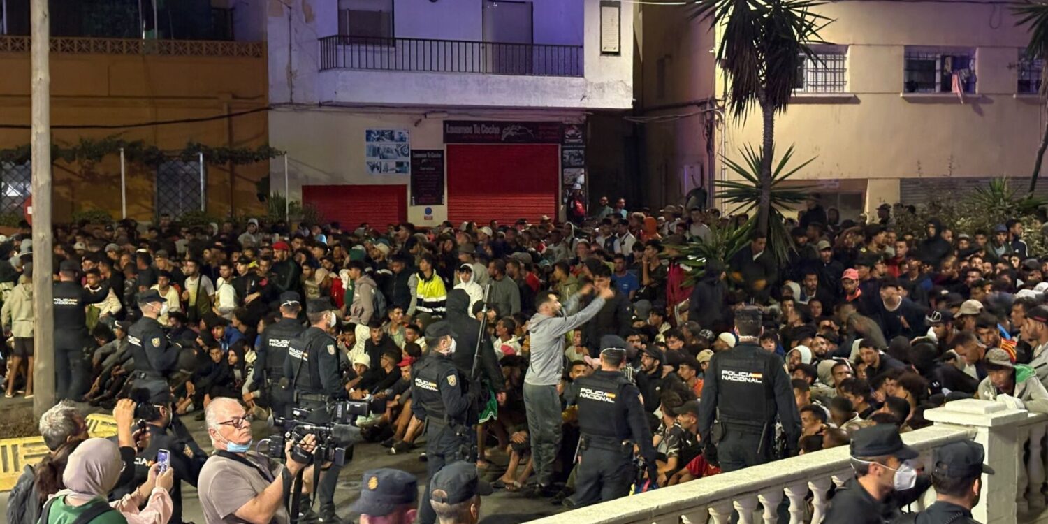Die Polizei musste die Menge mit zusätzlichen Kräften unter Kontrolle bringen.