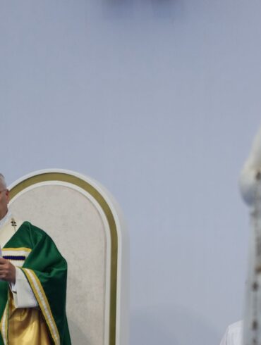 Für anderthalb Tage ist Leo in Lourdes zu Besuch.