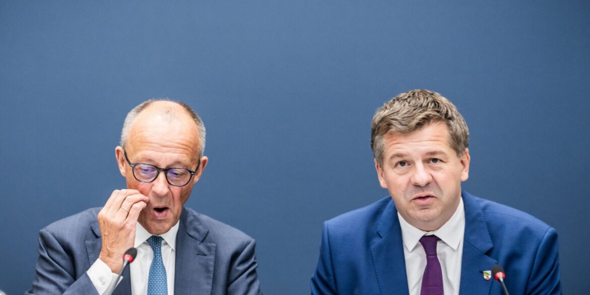 Das Wahldebakel in Sachsen-Anhalt fällt auch auf den Kanzler zurück.