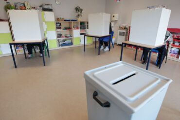 Die Wahllokale sind von 8.00 bis 18.00 Uhr geöffnet. (Archivbild)