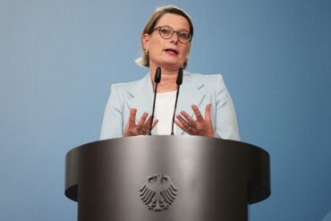 Es gehe bei der Reform nicht in erster Linie um den Schutz Einzelner, sondern auch um den Schutz des Gemeinwesens, sagt Bundesjustizministerin Stefanie Hubig (SPD).