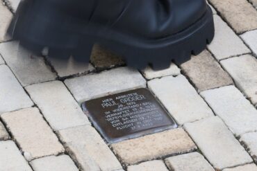 In Heidenau sollen künftig keine Stolpersteine mehr im öffentlichen Straßenraum verlegt werden.
