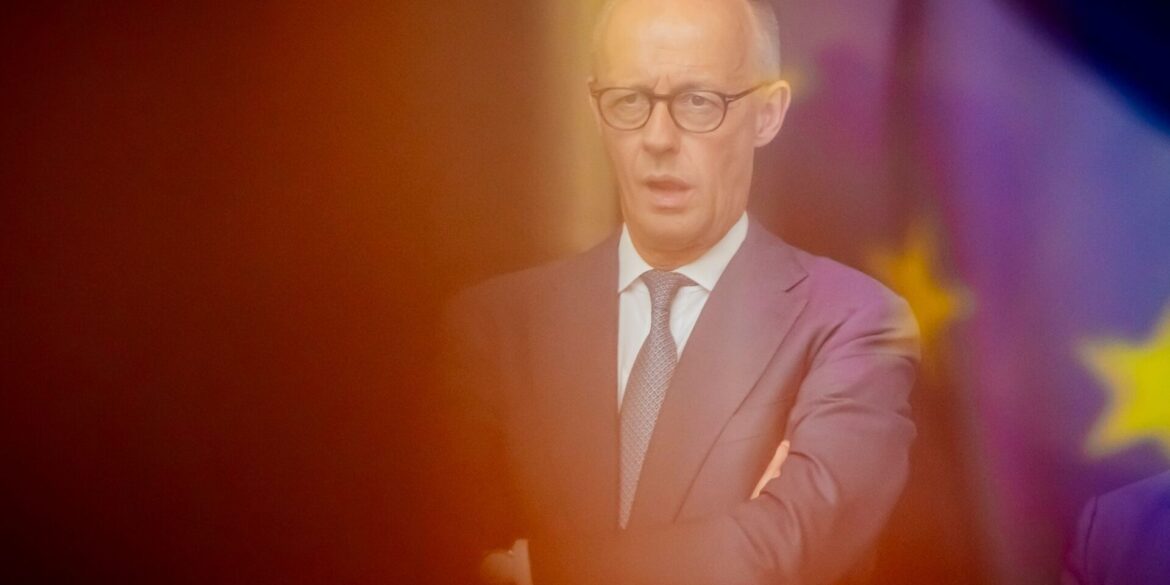Kampflos will Merz sein Amt nicht aufgeben. (Archivbild)