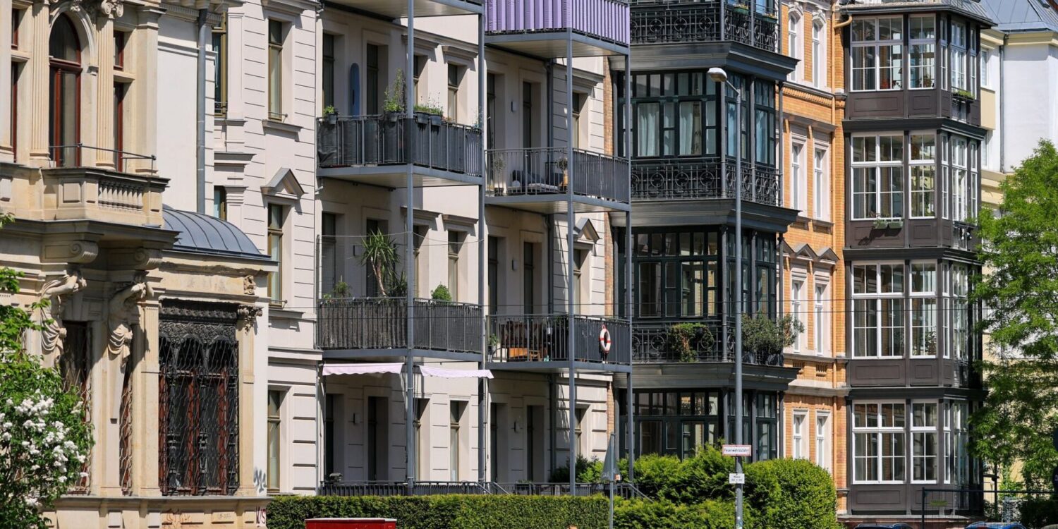 Auch in Deutschland werden viele Wohnung über Plattformen wie etwa Airbnb kurzzeitig vermietet. (Symbolbild)