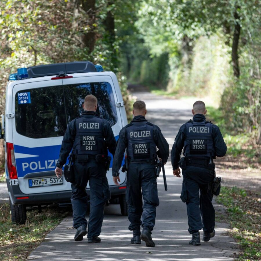 Die Polizei geht Hinweisen aus der Bevölkerung nach.