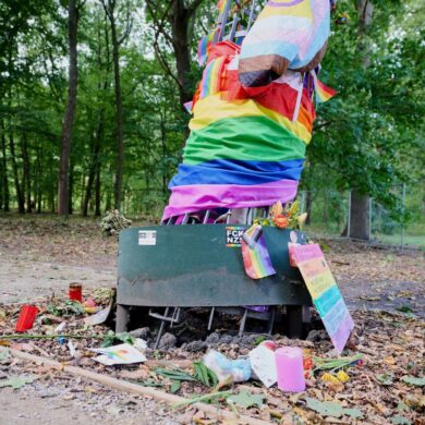 Gedenkbaum an Opfer des CSD-Anschlags beschädigt