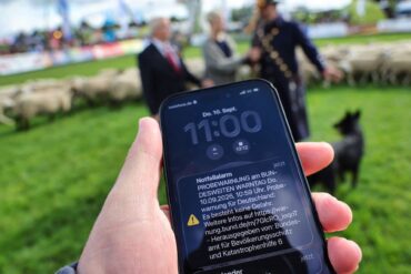 Um 11.00 Uhr machten deutschlandweit die Mobiltelefone Alarm.