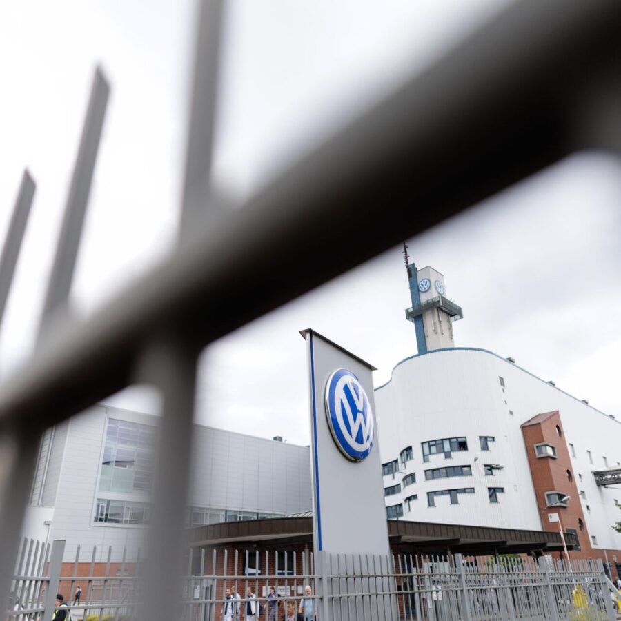 Soll zu einem Kompetenzzentrum für Sicherheits- und Verteidigungslösungen weiterentwickelt werden: Das VW-Werk in Osnabrück. (Archivbild)