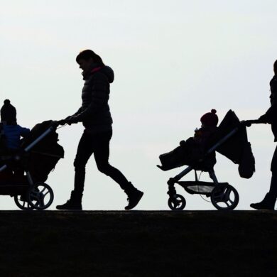 Nach einer Forsa-Umfrage für Save the Children haben viele Eltern finanzielle Sorgen. (Symbolbild)