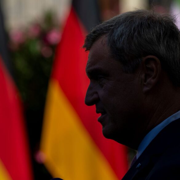 Je höher der Druck auf Kanzler Merz steigt, desto häufiger fällt auch der Name von Markus Söder als möglicher Nachfolger.