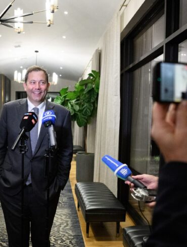 Minister Klingbeil bringt die Steuerreform durchs Kabinett - aus der Ferne.