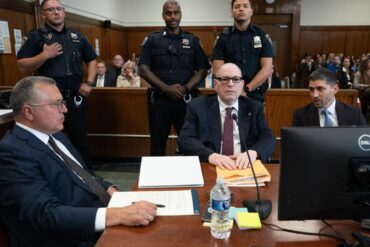 Weinstein kam zur Verkündung des Strafmaßes.