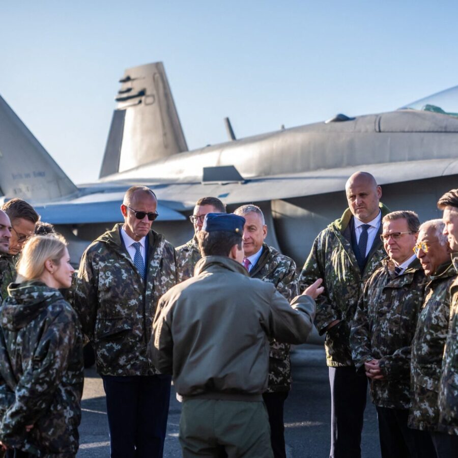 Am Rande des Gipfels besuchten Bundeskanzler Friedrich Merz und die anderen Teilnehmer den Luftwaffenstützpunkt Lapland Air Wing.
