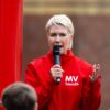 SPD-Regierungschefin Manuela Schwesig hat in Mecklenburg-Vorpommern in einer letzten Umfrage die AfD wieder vom Spitzenplatz verdrängt.