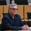 Hape Kerkeling ist Enkel eines NS-Opfers. Seine Meinung zu einem AfD-Verbotsverfahren äußerte er bei einer Anhörung im Thüringer Landtag.
