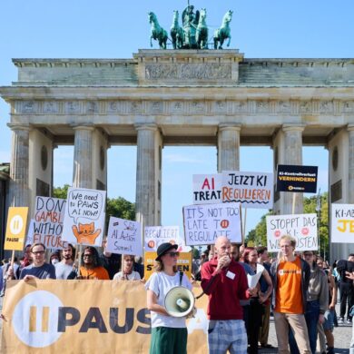Geld vom Bund gibt es unter anderem für die Absicherung von Demonstrationen.