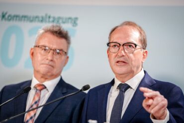 Der Präsident des Deutschen Landkreistages, Achim Brötel, sagt: «Die Kommunen sind mit ihren Feuerwehren, Rettungsdiensten, Krankenhäusern, Leitstellen und Katastrophenschutzbehörden das operative Rückgrat der zivilen Verteidigung.»