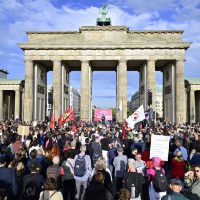 Am Montag demonstrierten in Berlin Menschen gegen die AfD.