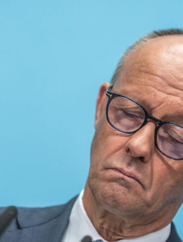 Merz gibt sich nach dem Wahldebakel erschüttert und selbstkritisch.