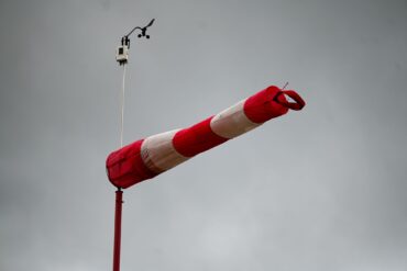 Sturmtief «Luise» brachte Bäume zu Sturz und Züge zum Stillstand (Symbolbild)