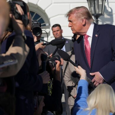 Trump teilt erneut gegen die Ukraine aus.